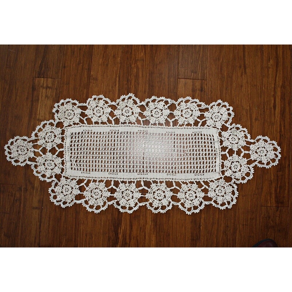 VTG Crochet Runner Dresser Scarf Light Cream 34.5 x 15 Cottagecore ESTATE  #02